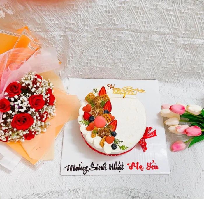 Bộ sưu tập bánh kem nghệ thuật tại Tiệm Bánh Dâu Tây