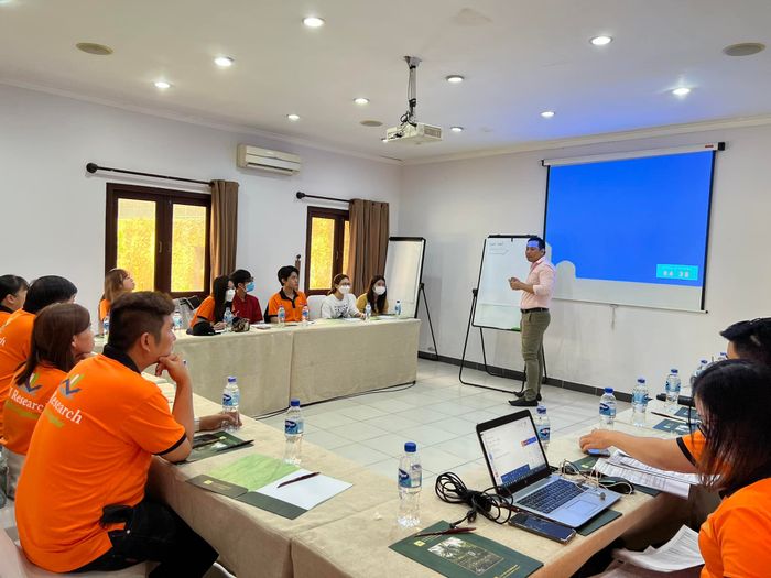 Hình ảnh đội ngũ chuyên gia phân tích dữ liệu tại CI Research