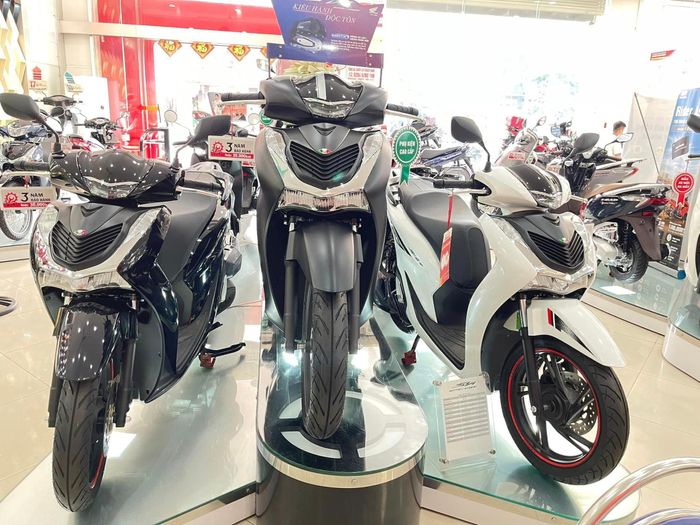 Không gian trưng bày đa dạng tại Xe máy Trần Cương