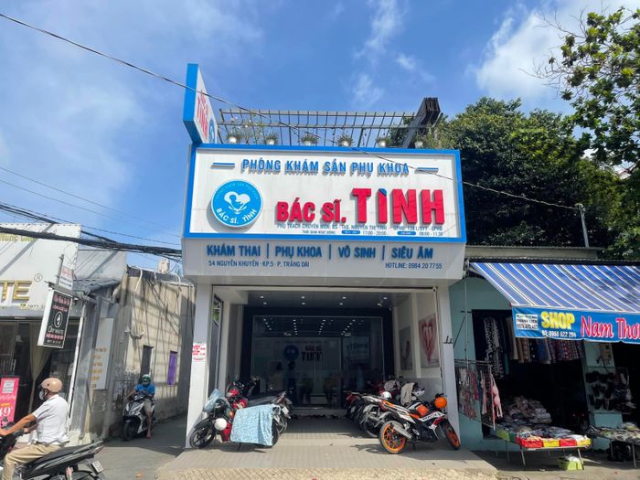 Hình ảnh đội ngũ y bác sĩ tận tâm tại Phòng khám BS Nguyễn Thị Tình