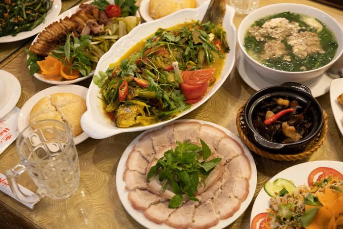 Hương Việt - Cơm niêu cơm đập qua ống kính nghệ thuật, ảnh 3