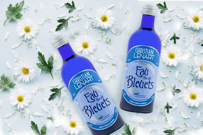 Hình ảnh chai Eau florale de Bleuets trong không gian sang trọng