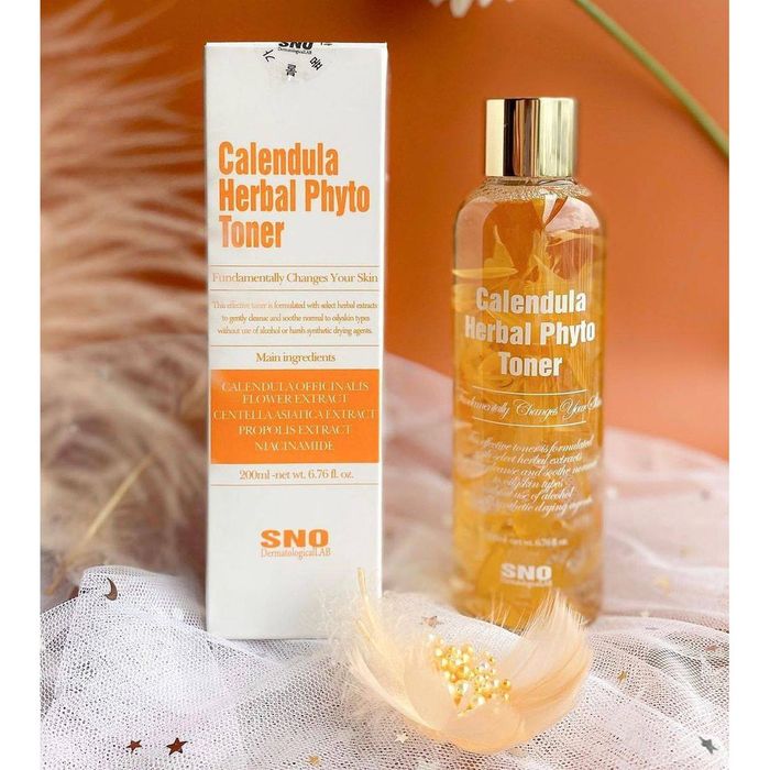 Hình ảnh chai toner SNO Calendula Herbal Phyto sang trọng
