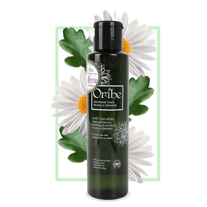 Hình ảnh chai toner Oribe với thiết kế tối giản sang trọng