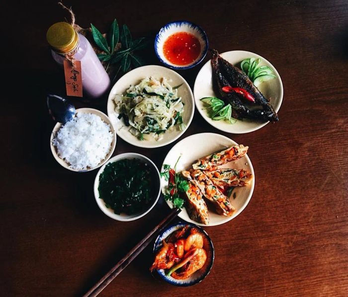 Hình ảnh Cơm Nhà Chuồn Chuồn Kim