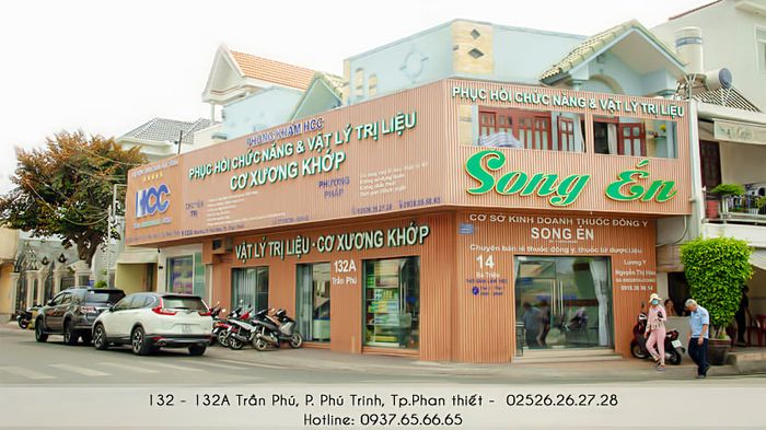 Không gian phòng khám PHCN và VLTL Song Én