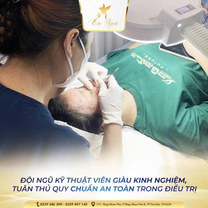 Hình ảnh trị liệu chuyên nghiệp tại Én Spa Thủ Đức