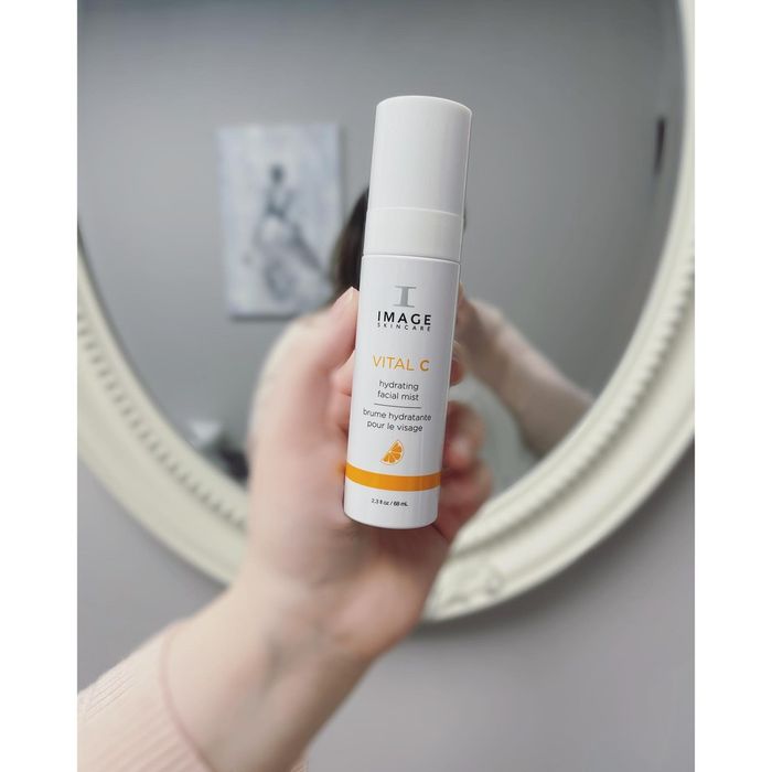 Hình ảnh thực tế xịt khoáng Image VITAL C với tinh chất vàng 24k