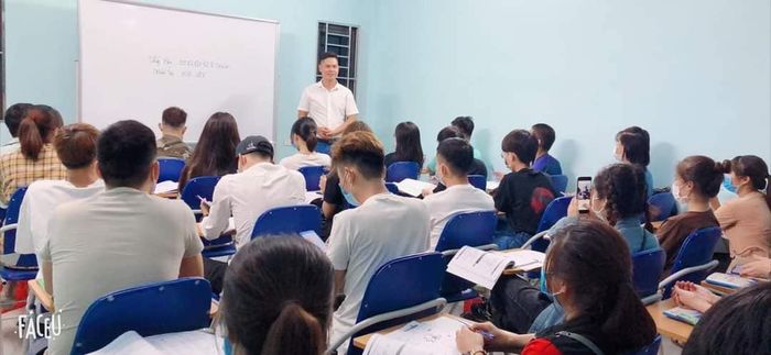 Trung Tâm Tiếng Trung AKI - Khoảnh khắc vàng trong lớp học đầy cảm hứng