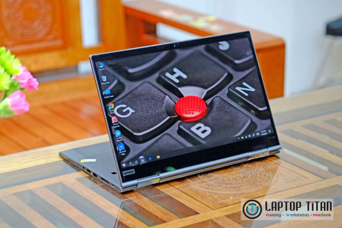 Hình ảnh Laptop Titan - Ảnh 1