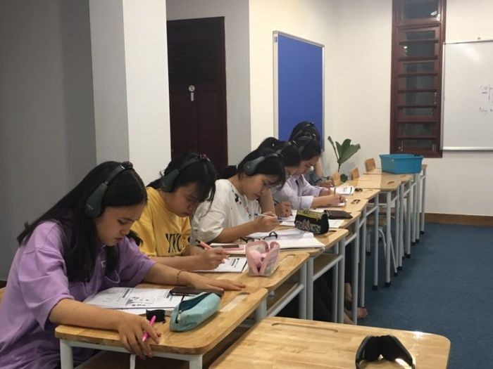 Hình ảnh lớp học tiếng Trung tại Atlantic với phương pháp giảng dạy hiện đại