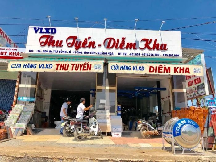 Hình ảnh không gian trưng bày tại VLXD Thu Tuyến - Diễm Kha