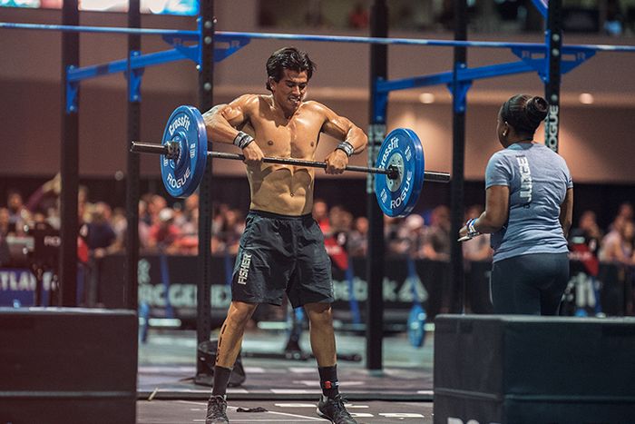 Garret Fisher - Khoảnh khắc tỏa sáng với tạ tay