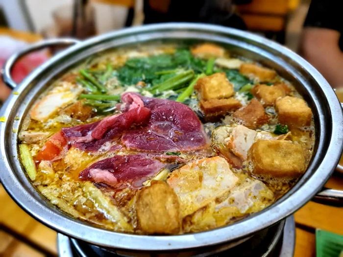Chị Em Cám Lẩu Cua Đồng - Hình Ảnh 2