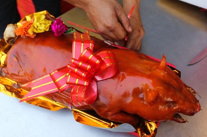 Hình ảnh món heo quay hấp dẫn tại Lò Heo Quay Cưng Tuyết Mai