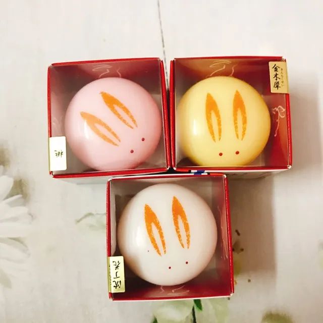 Hình ảnh tinh tế nước hoa khô Mamy Sango