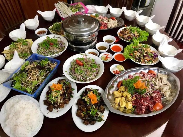 Tiệc Mạnh Hùng ảnh 1