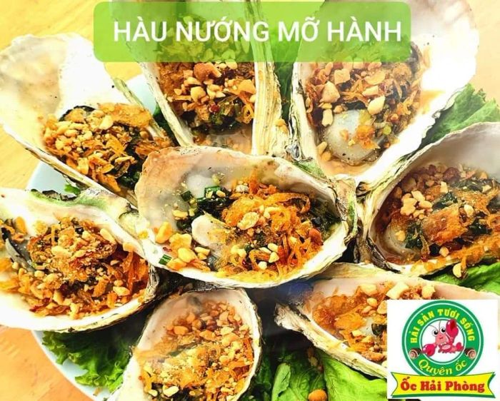 Không gian thưởng thức ốc tại Quyên Ốc