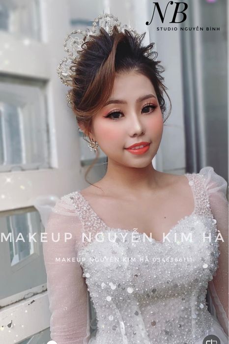 Bộ sưu tập trang điểm cô dâu đẳng cấp tại Áo cưới Nguyễn Bình