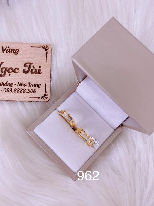 Không gian trưng bày tinh tế tại Kim Ngọc Tài Jewelry