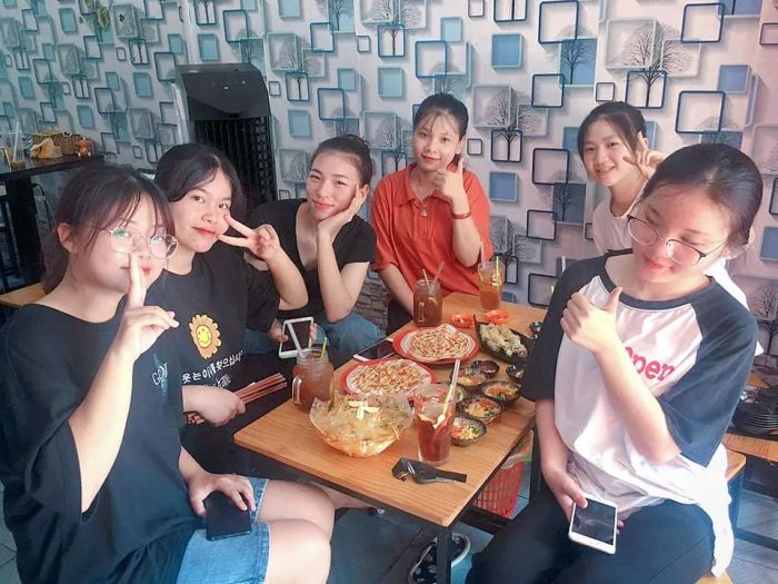 Không gian ấm cúng và món ngon đặc trưng tại TTrang'S