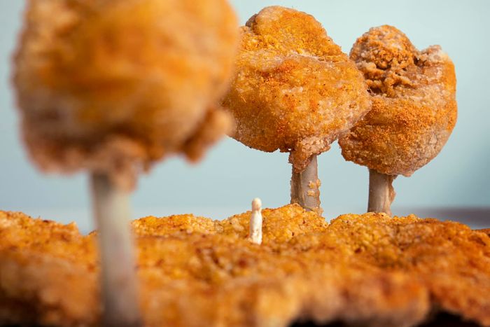 Hình ảnh món gà khổng lồ tại Chicken Hot Space