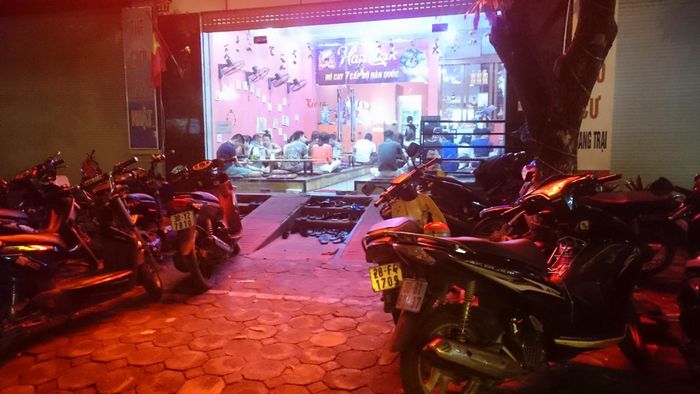 Mỳ Cay HanCook - Khoảnh khắc đầy màu sắc qua từng tô mì bốc khói