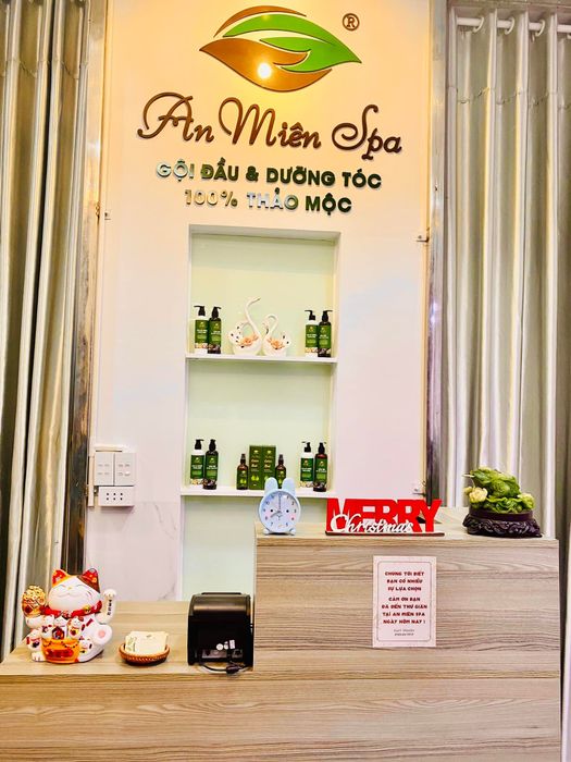 Thông tin liên hệ An Miên Spa: Địa chỉ: Số 12 hẻm NH Vietcombank, đường 30/4, KP1, Phường 1, TP. Tây Ninh. Điện thoại: 0982 742 476. Website: https://anmienspa.vn/. Email: anmienspatayninh@gmail.com. Fanpage: https://www.facebook.com/An-Miên-Spa-Tây-Ninh-Gội-Đầu-và-Dưỡng-Tóc-100-Thảo-Mộc-103738578833875. Giờ mở cửa: 9:00 - 20:00.