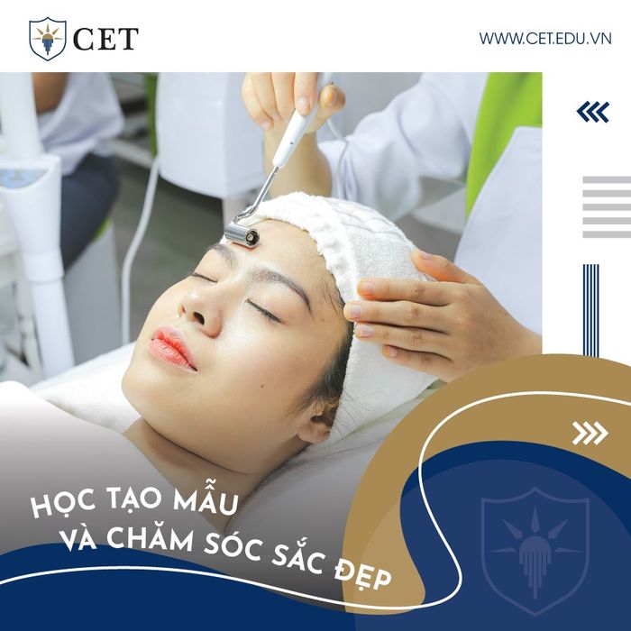 Giờ thực hành nghiệp vụ khách sạn chuyên nghiệp tại CET