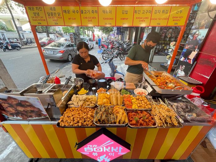 Ảnh 3 - Set đồ ăn đầy màu sắc với tokbokki và mì cay tại Mr.Bokki