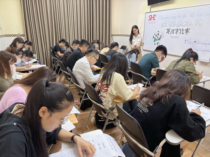 Lớp học tương tác tại Hoa Văn SHZ