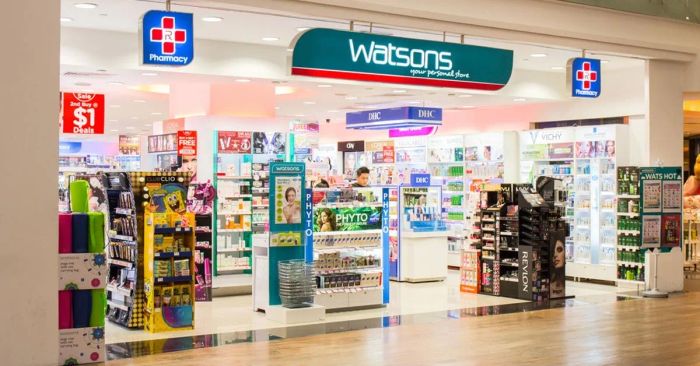 Không gian mua sắm hiện đại tại Watsons