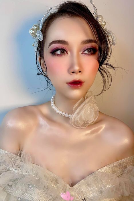 Không gian sáng tạo và hiện đại tại Makeup Lê Na