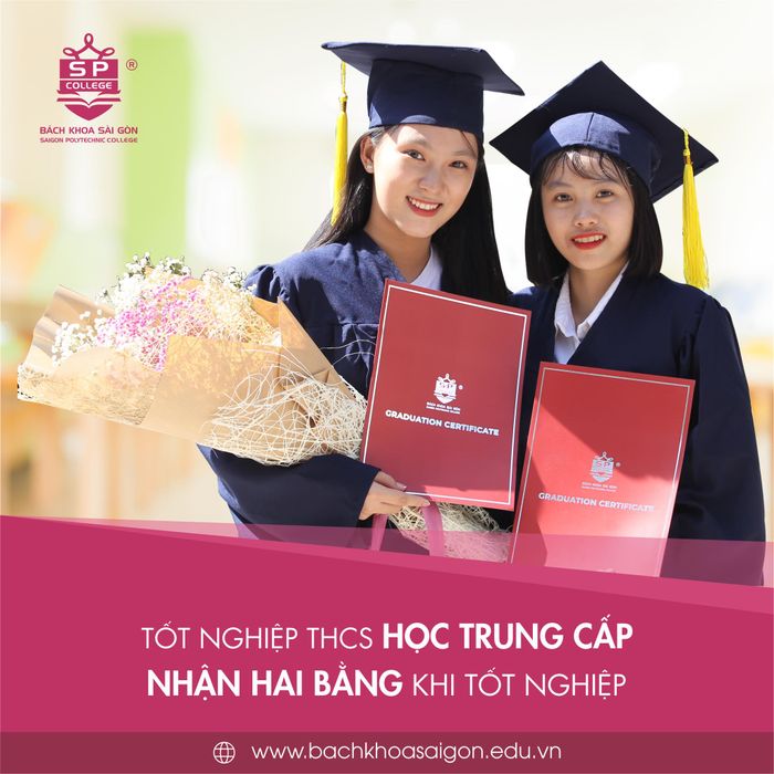Khuôn viên hiện đại tại Trường Trung Cấp Bách Khoa Sài Gòn