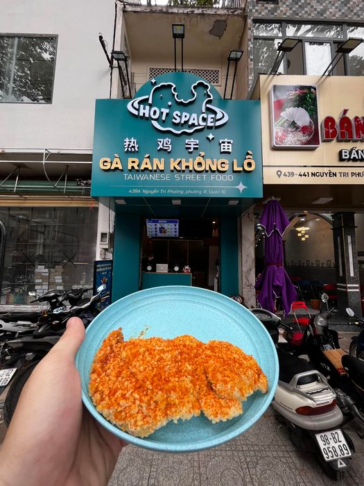 Hình ảnh set gà khổng lồ tại Chicken Hot Space