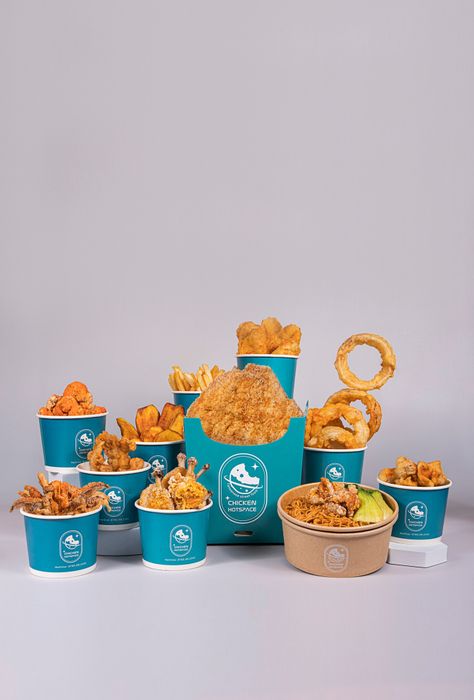 Không gian hiện đại tại Chicken Hot Space