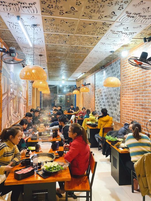 Không gian thưởng thức mì cay đậm chất Hàn tại Chansol