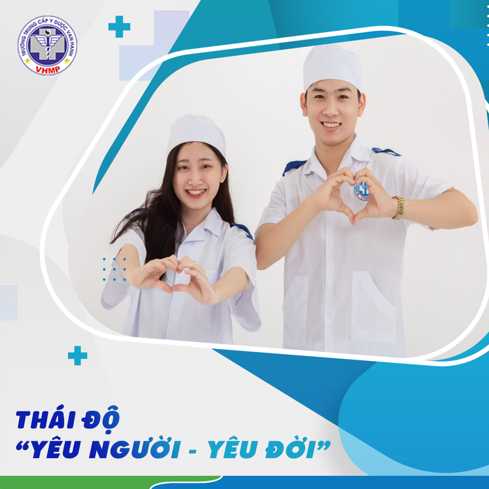Sinh viên Trường Trung Cấp Y Dược Vạn Hạnh trong giờ thực hành lâm sàng