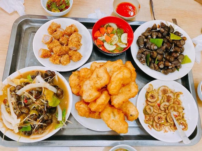 Ốc 28 - Không gian ấm cúng với những món ốc hấp dẫn