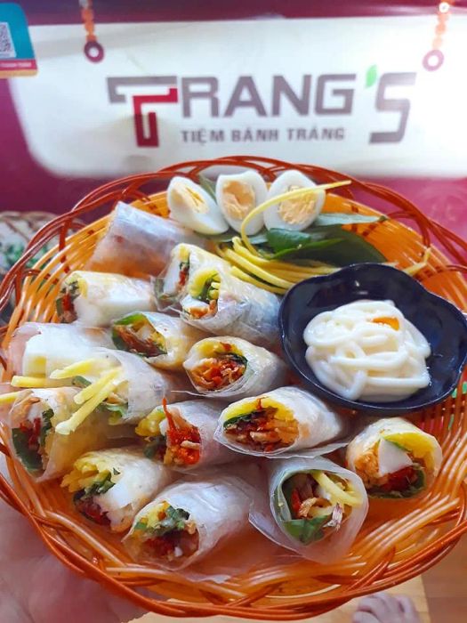 Hình ảnh những món bánh tráng đầy màu sắc tại TTrang'S