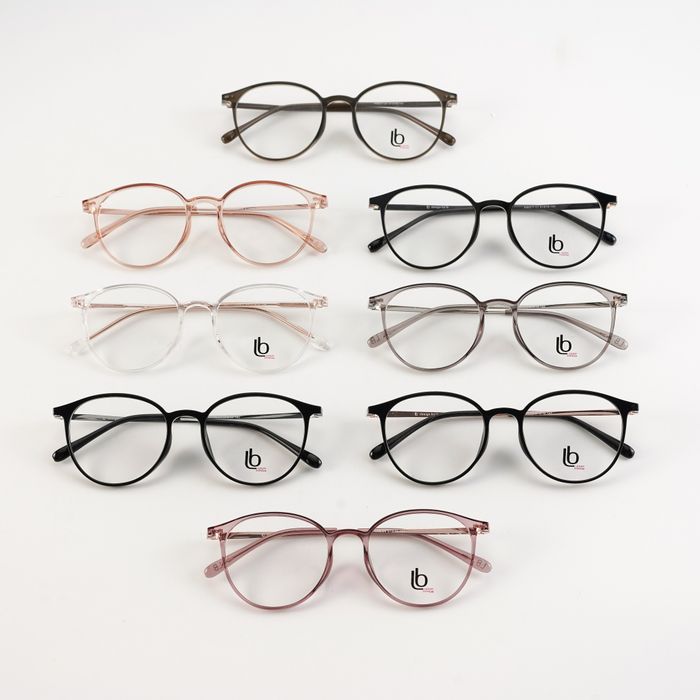 Không gian trưng bày ấn tượng tại Mắt Kính LBEyewear