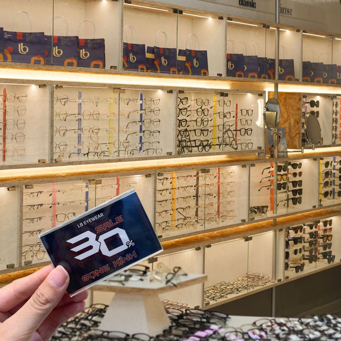 Không gian sang trọng tại Mắt Kính LBEyewear