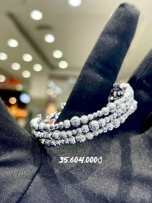 Hình ảnh bộ sưu tập kim cương đẳng cấp tại PNJ