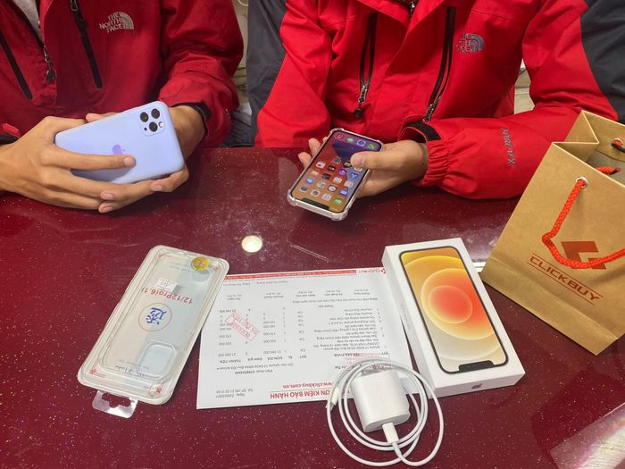 Trải nghiệm sản phẩm iPhone mới nhất tại Clickbuy