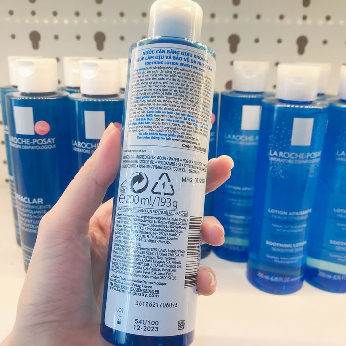 La Roche Posay Effaclar Astringent Lotion - Minh họa bao bì sản phẩm