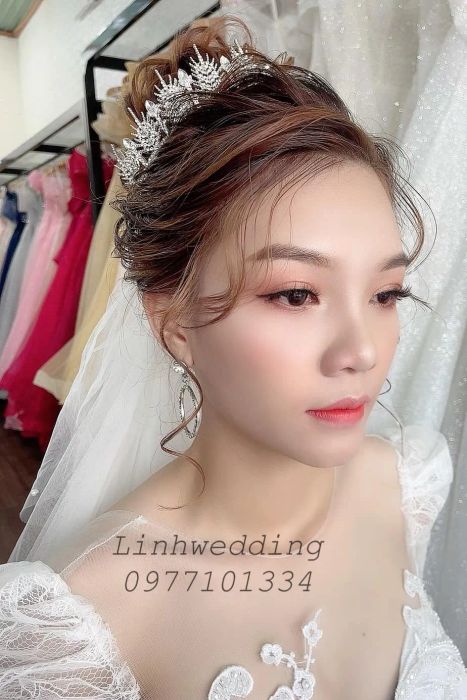 Hình ảnh Áo cưới Linh Wedding - Phong cách trang điểm sang trọng