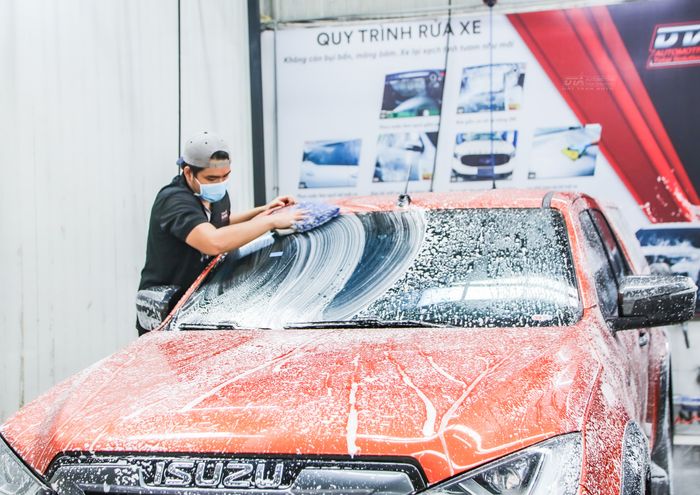 Quy trình rửa xe tiêu chuẩn tại Đạt Trần Auto