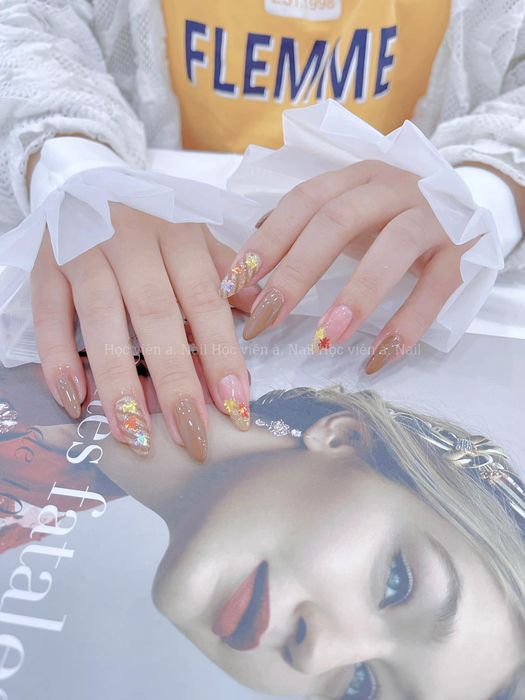 À . Nail ảnh 2