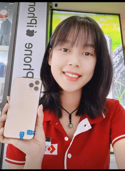 Không gian mua sắm hiện đại tại showroom Clickbuy