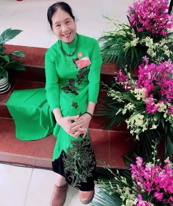 Nhà thơ Phan Thị Kim Chi, chủ nhiệm Câu lạc bộ thơ ca Vạn Xuân, phường Thanh Trì